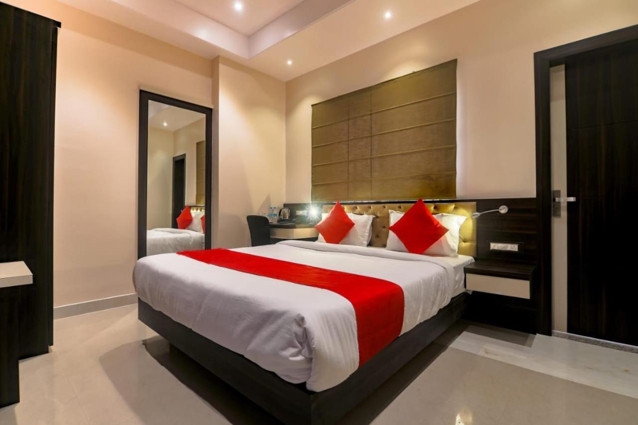Aditya Residency Guwahati Buitenkant foto